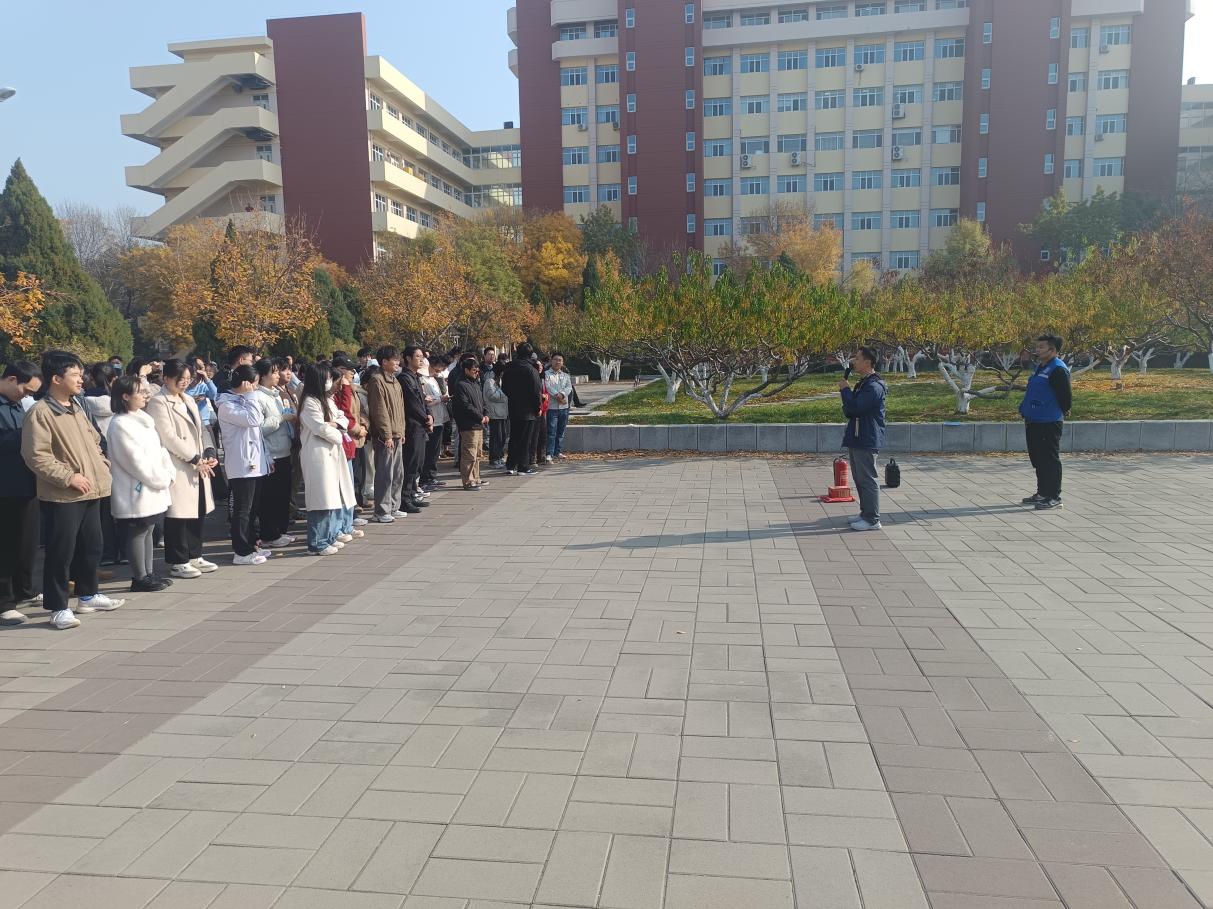 今年的主题是“全民消防