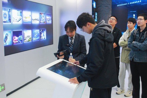 形成产学研链条式协同发展合力
